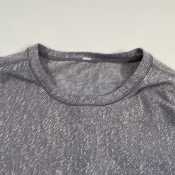 Lululemon Long Sleeve Shirt Top 10 Gray Winter Weight Warmth EUC - Picture 8 of 9